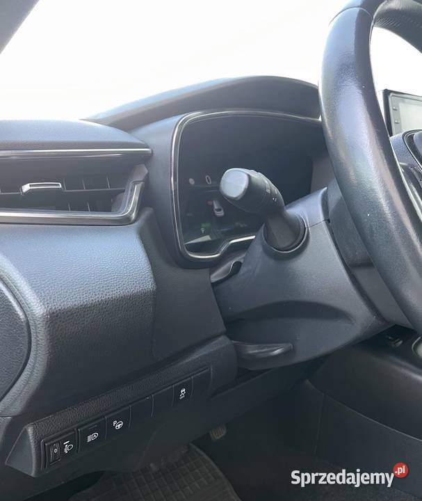 Toyota Corolla Touring Dynamic Business 18 Rok produkcji 2021 Lublin sprzedam