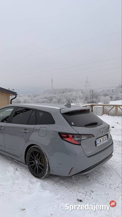 Corolla 18 hybryda stan idealny Świnoujście