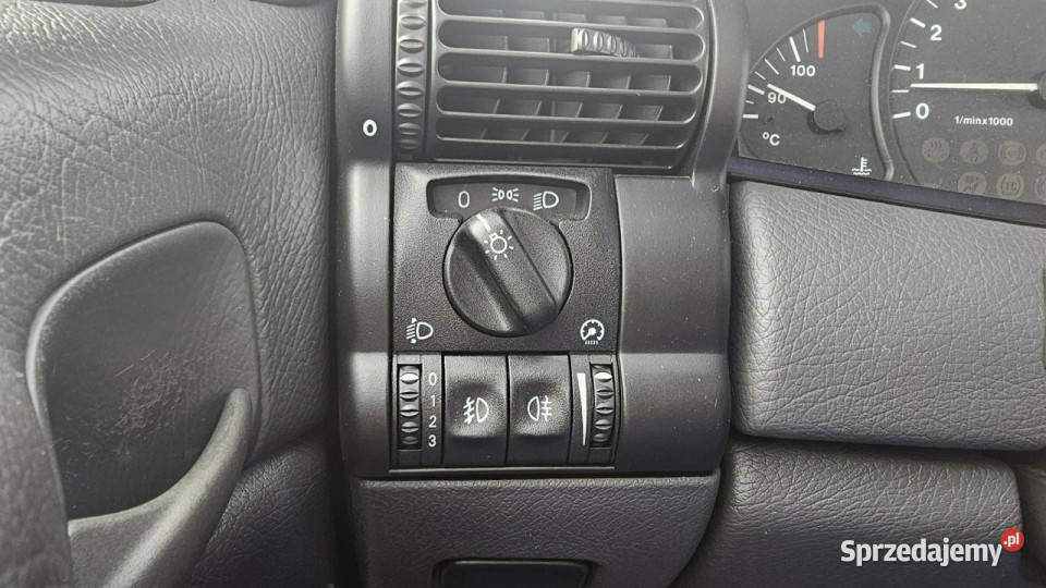 Opel Omega 25 v6 automat napęd tył welury B lakier metallic śląskie Chełm Śląski