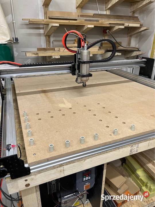 Ploter CNC do drewna tworzywa QUEENBEE 1500x1500 Produkcja Wieliczka