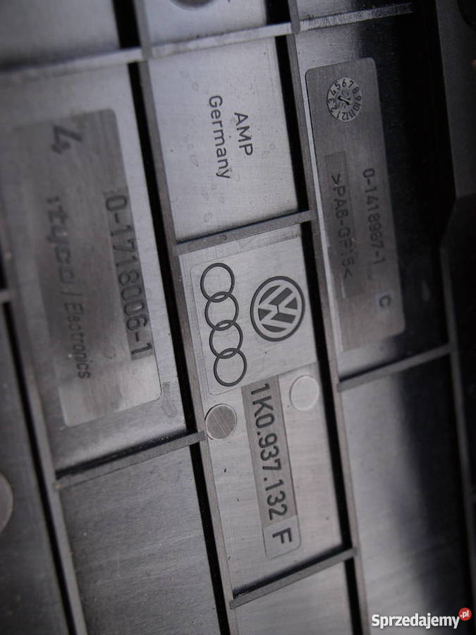 VW Golf Touran Tiguan Scirocco osłona skrzynka