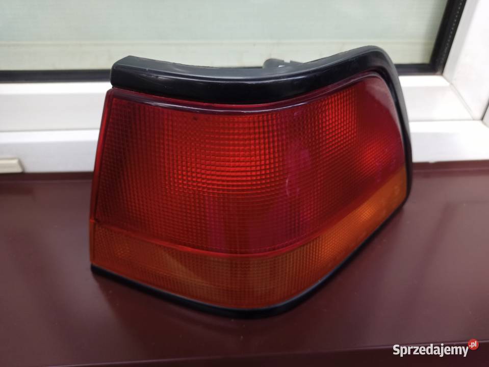 Daewoo Espero lampa tył tylna prawa narożna w Sieradz