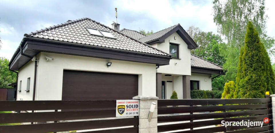 Komfortowy i duży z pełnym wyposażeniem Zalesie sprzedam