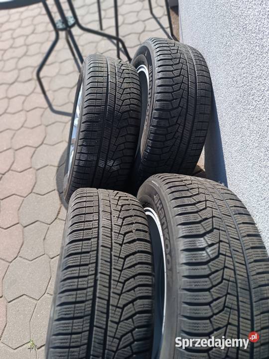 Oryginalne alufelgi VW z oponami zimowymi 16 Chełmek