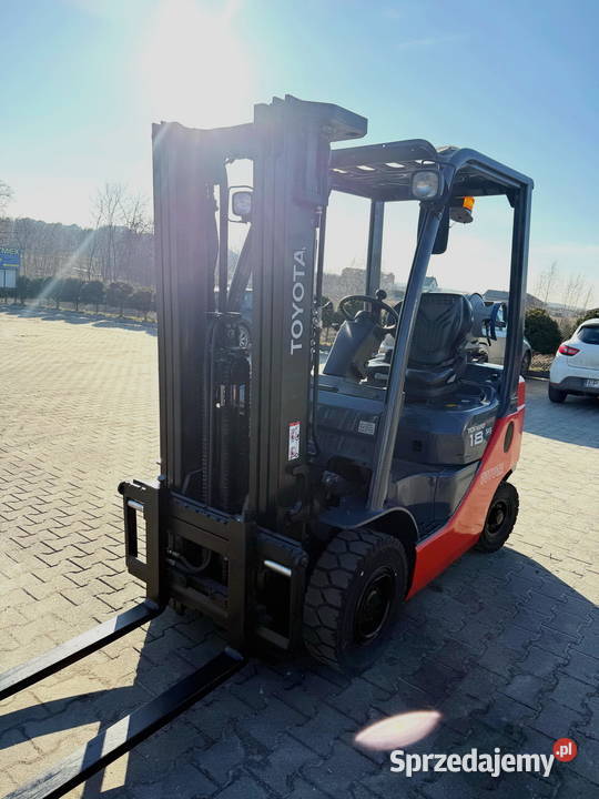 wózek widłowy TOYOTA 8FGF18 LPG 1800 Triplex Działoszyn sprzedam
