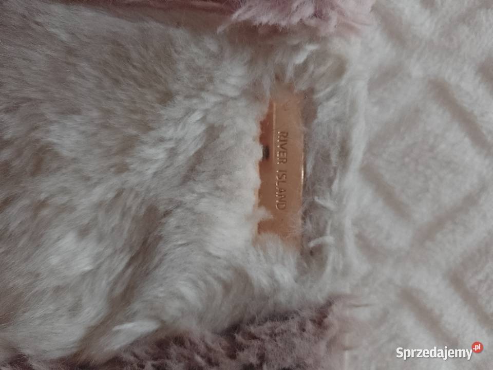 RIVER ISLAND Futrzany duży portfel damski z Dodatki