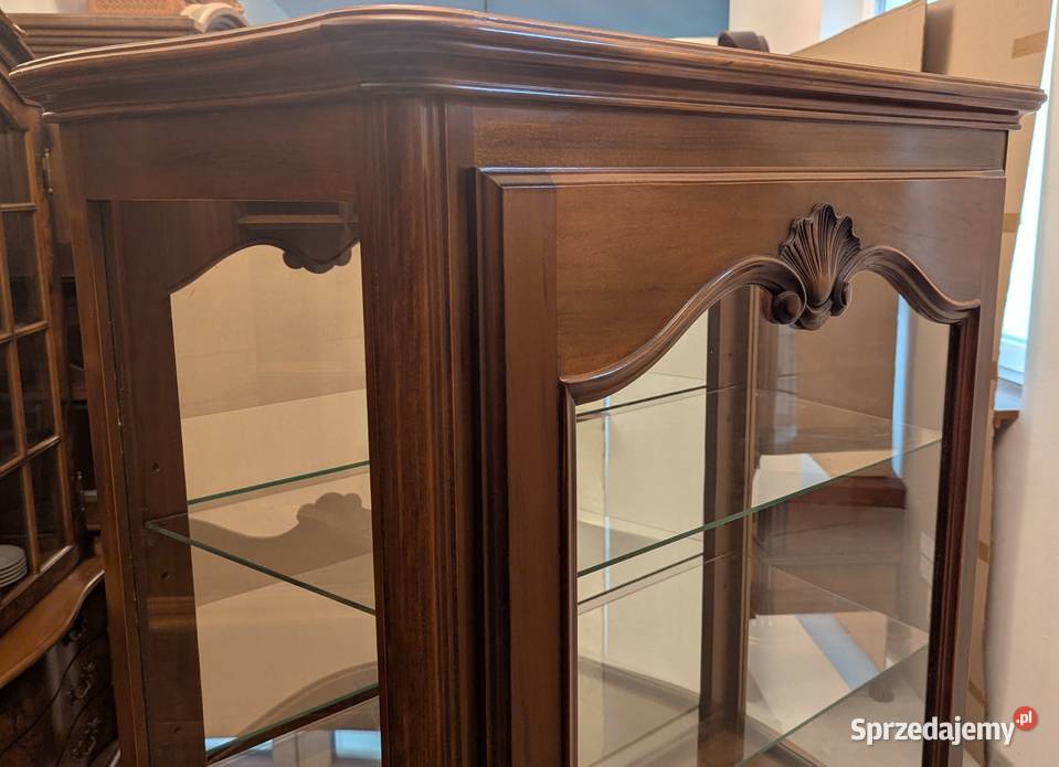 Piękna witrynaserwantka ludwikowska orzechsklep sprzedam