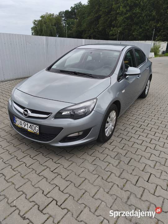 Opel Astra j benzyna 1600cm3 Astra