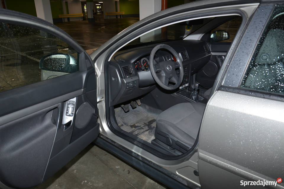 Opel Vectra C Samochód krajowy prywatnego