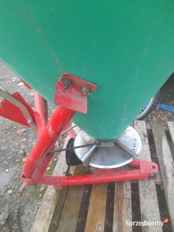 Rozsiewacz nawozy 300 litrów nieuszkodzony Busko-Zdrój sprzedam