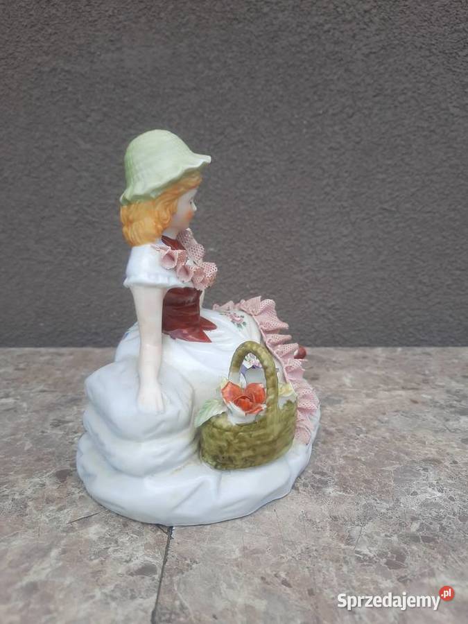 Figurka Panna z koszem ceramika porcelana 16 Tczew