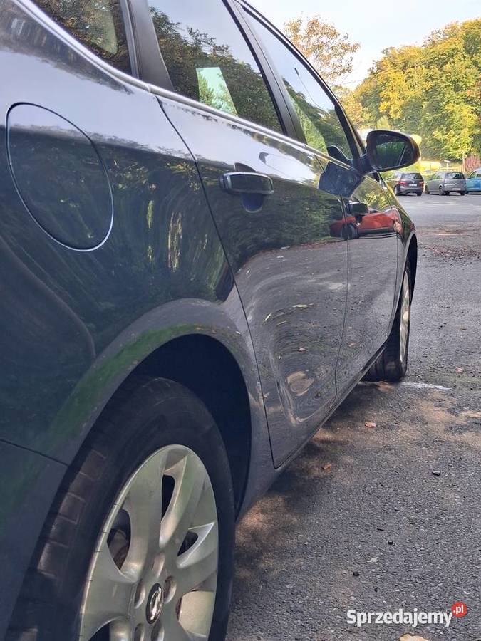 OPEL ASTRA J 14TURBO FABRGAZ SALON Trzebnica sprzedam