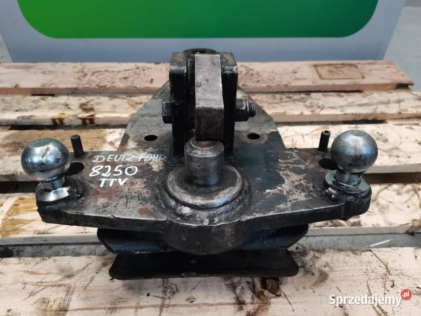 Deutzfahr 8250 Agrotron Zaczep dolny Piton Fix Wilkowo