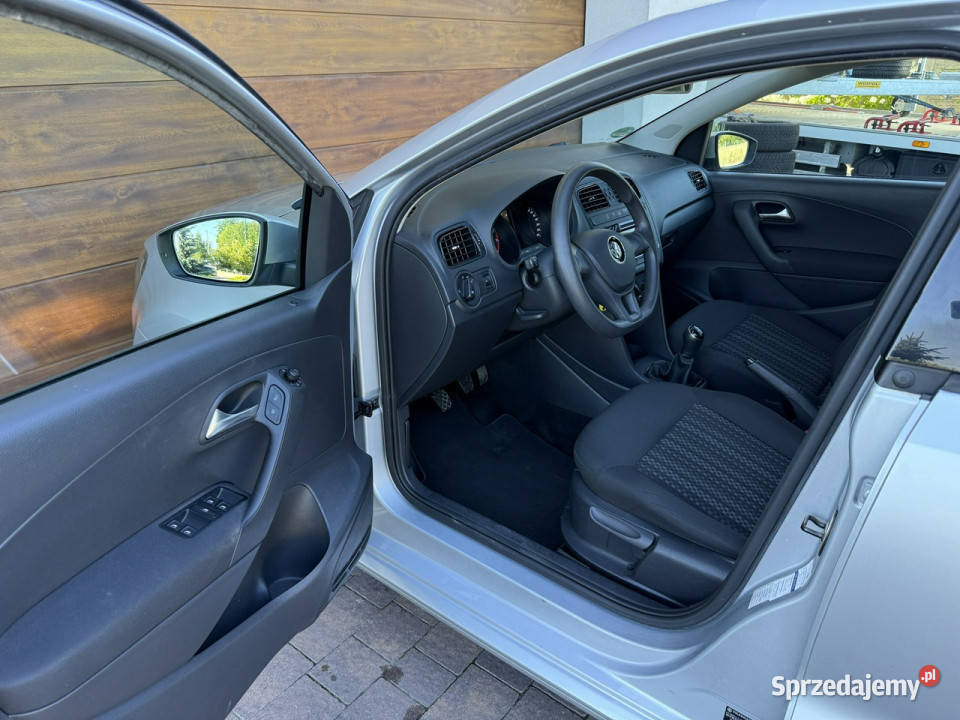 Volkswagen Polo 17r 10 MPI benzyna z Niemiec klimatyzacja Konradów