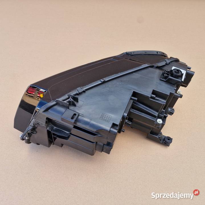 VW TIGUAN II 5NB LAMPA REFLEKTOR PRAWY osobowe