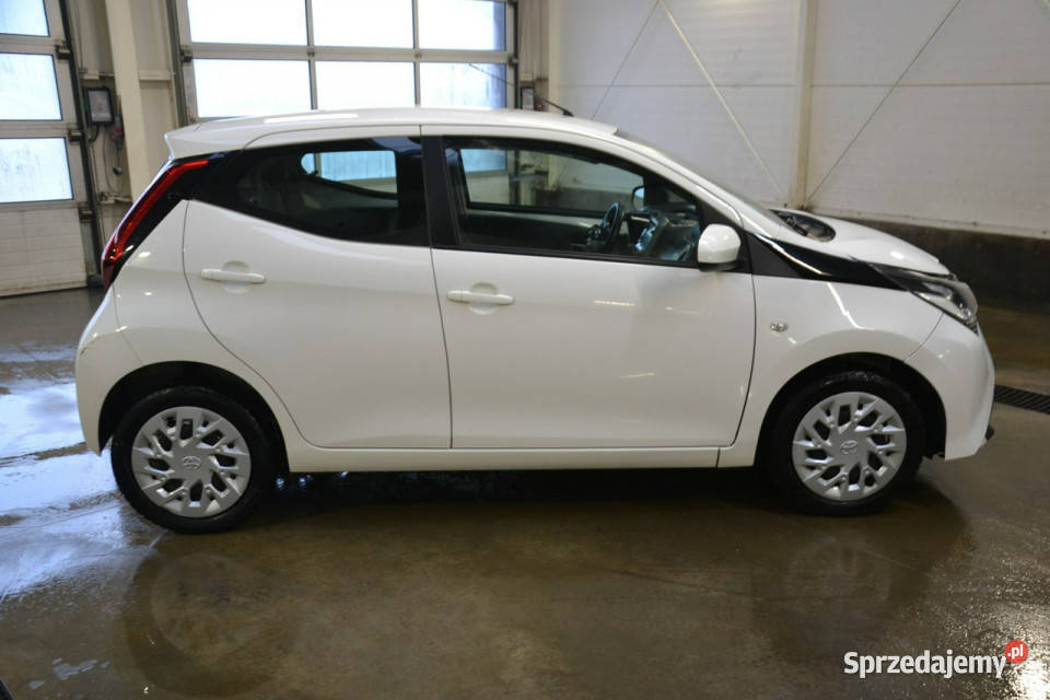 Toyota Aygo 10 benzyna 72 klimatyzacja tablet 4/5