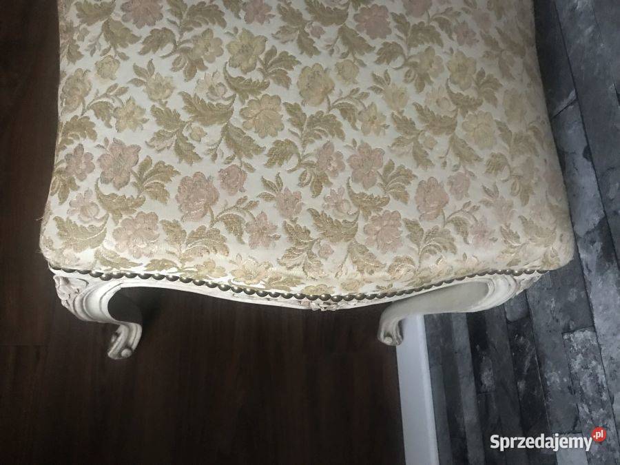Piękny fotel z ławeczką