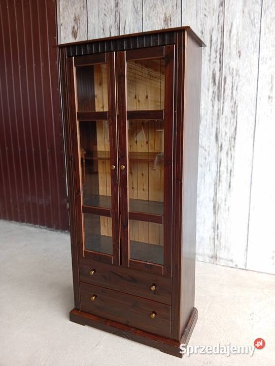 ładna przeszklona witryna 622 Byczyna