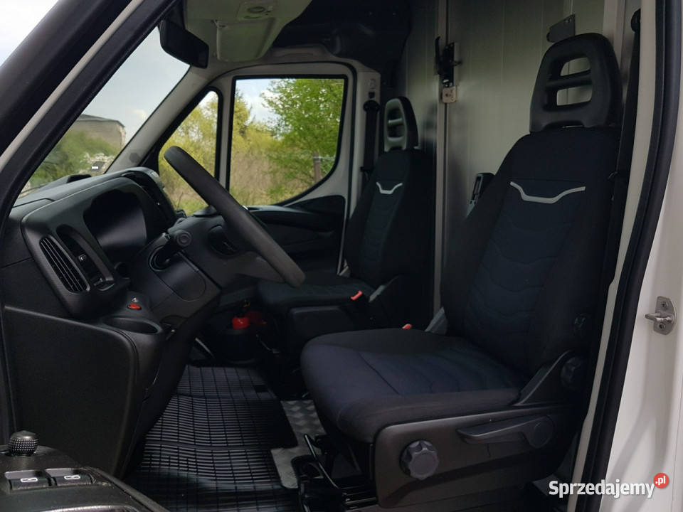 Iveco Daily KONTENER NISKOPODŁOGOWY 443x223x242 manualna Poręba sprzedam