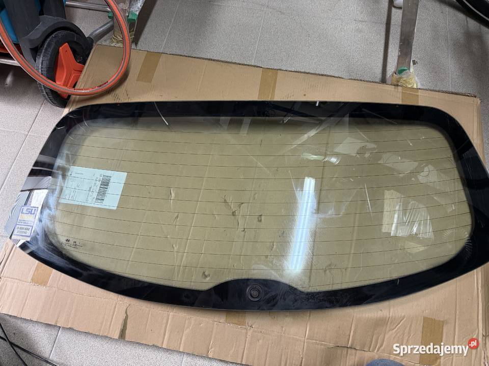 Hyundai Kona tylna szyba w klapę bagażnika sprzedam