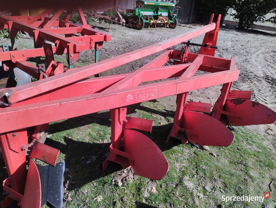 Pług 5 skibowy akpil nieuszkodzony Krzczonów-Wójtowstwo