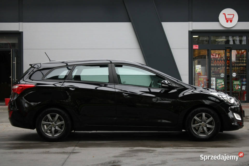 Hyundai i30 Bezwypadkowy bogata wersja benzyna i30 Samochody osobowe Gliwice
