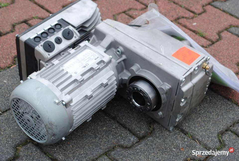 Motoreduktor 075kw 0228obrmin LENZE FALOWNIK
