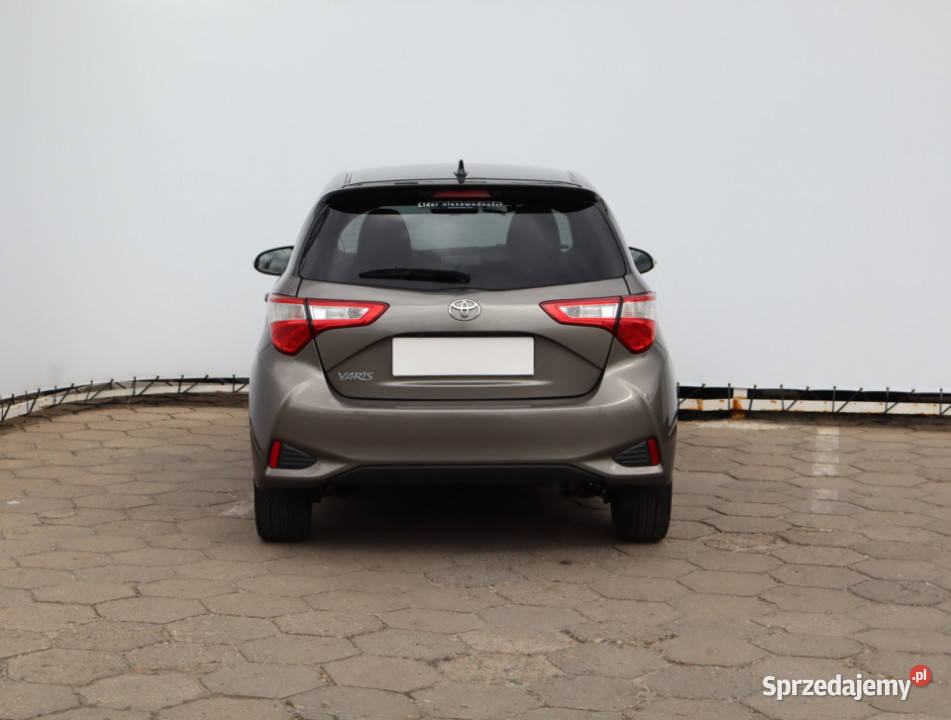 Toyota Yaris 15 Dual VVTi nieuszkodzony