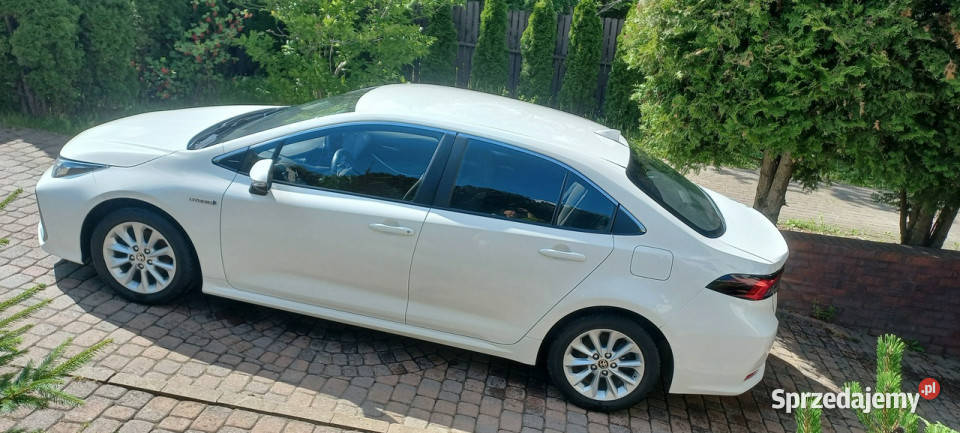 Toyota Corolla ECVT 18 Hybryda Pełna historia światła do jazdy dziennej Corolla