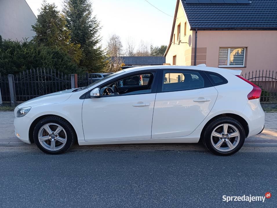 Volvo V40 20 diesel 2013r bogate wyposazenie Lgota-Mokrzesz