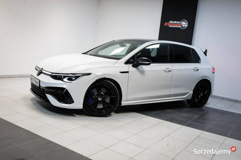 Volkswagen Golf Salon PolskaAcrapovicIQ komputer pokładowy