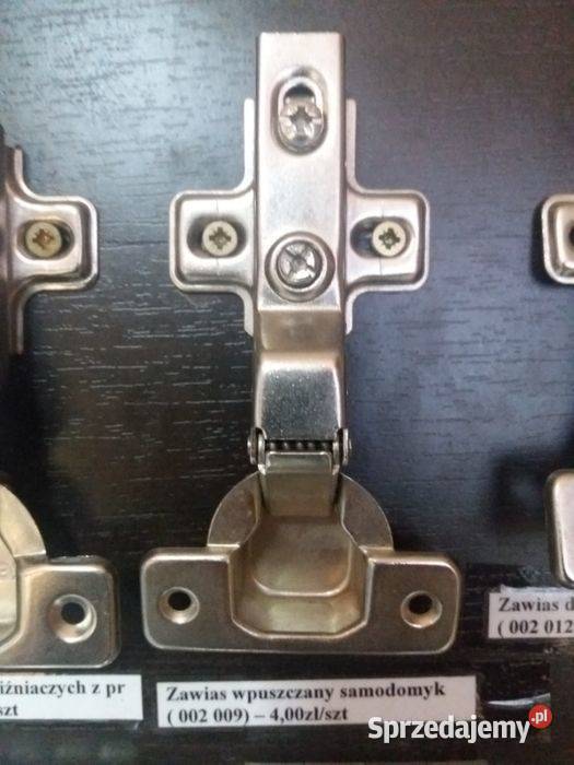 Zawias do drzwi wpuszczanych samodomykający