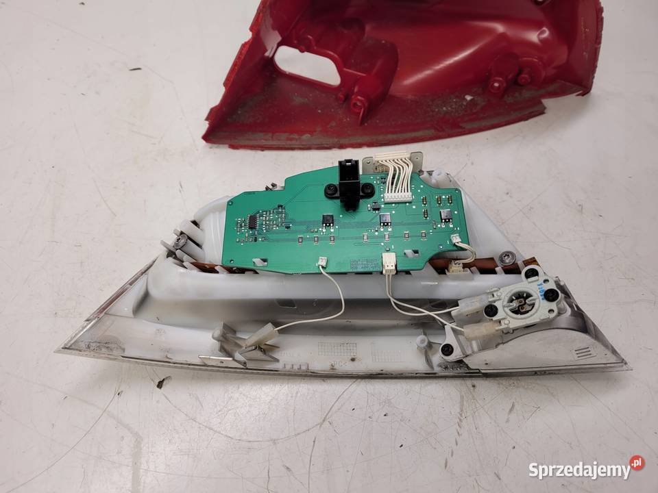 LAMPA PRAWY TYŁ W BŁOTNIK LED AUDI A7 4G8945096 osobowe