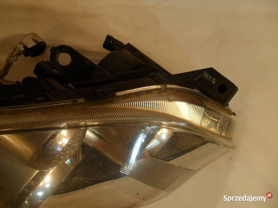 TOYOTA AVENSIS T25 LIFT 2007 2008 2009 XENON wielkopolskie