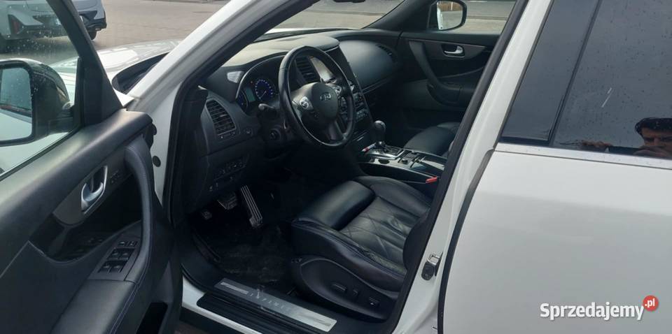 Infiniti QX70s