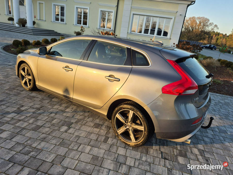 Volvo V40 20D2 RDESIGN navi full led chromy Nowe Drelów