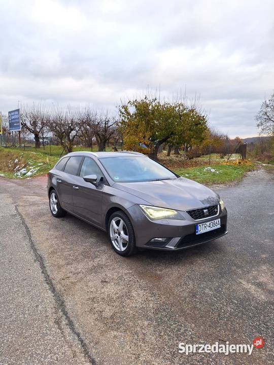 Seat Leon ST pakiet FR 16 TDI full led Rok produkcji 2014 Samochody osobowe Trzebnica