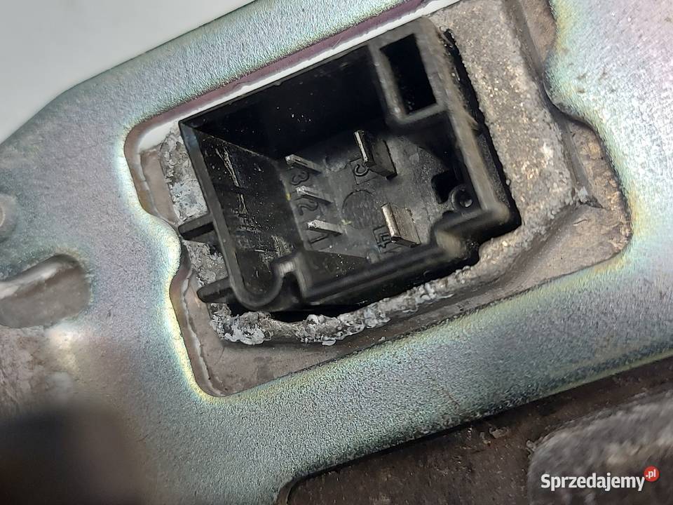 MERCEDES W212 11r pas bezpieczeństwa lewy