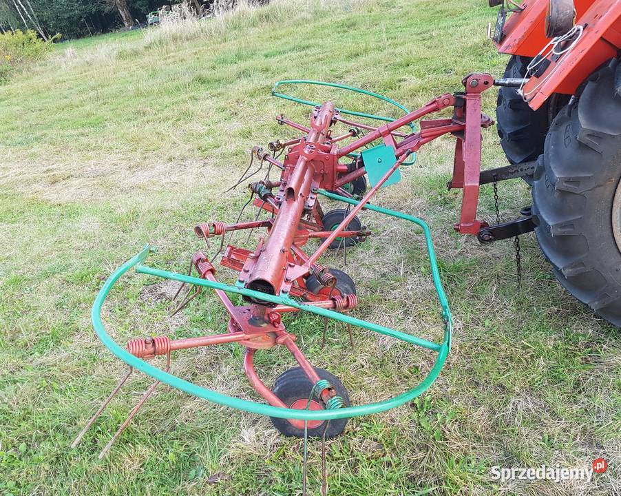 Roztrząsacz karuzelowy do siana typ Pająk Duży