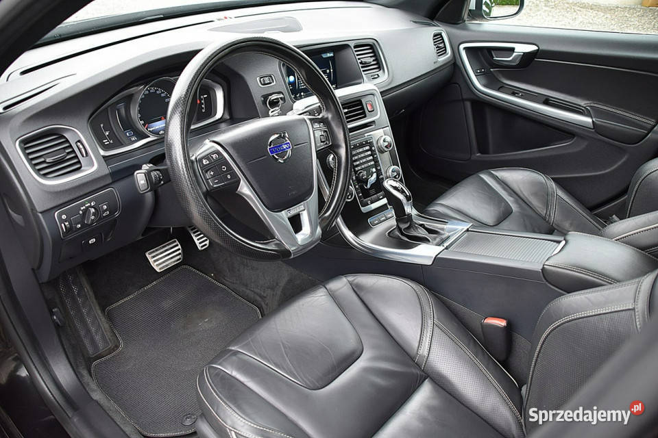 Volvo V60 24D6 AWD 288 RDesign Plugin Hybrid Led system Start-Stop Nowe Kucice