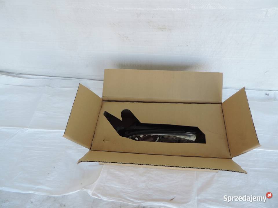 LAMPA LEWA PRZÓD TOYOTA RAV4 20102013 8117042501