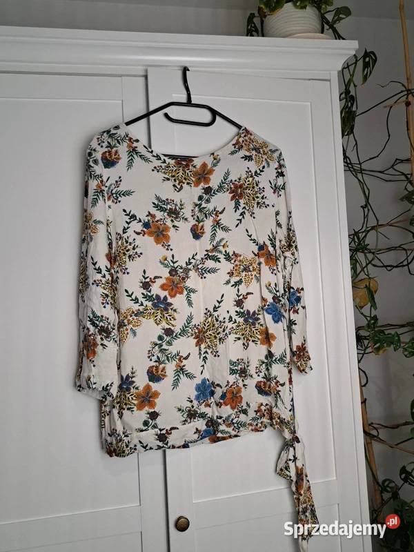 Bluzka damska Top Secret Woman 38 kwiatowy wzór Rozmiar 38(M) Topy i koszulki