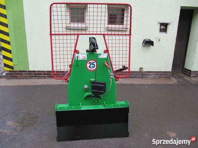 Wyciągarka leśna o uciągu 7 ton montowana na Rolnictwo