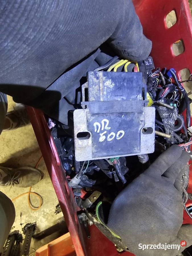 Suzuki DR 600 650 regulator napięcia dr600 dr650 Regulatory napięcia sprzedam