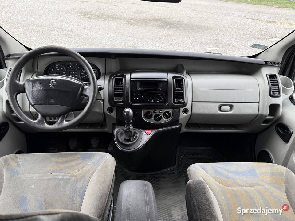 Renault Trafic 25 135 6 biegów L1H18 Łuków