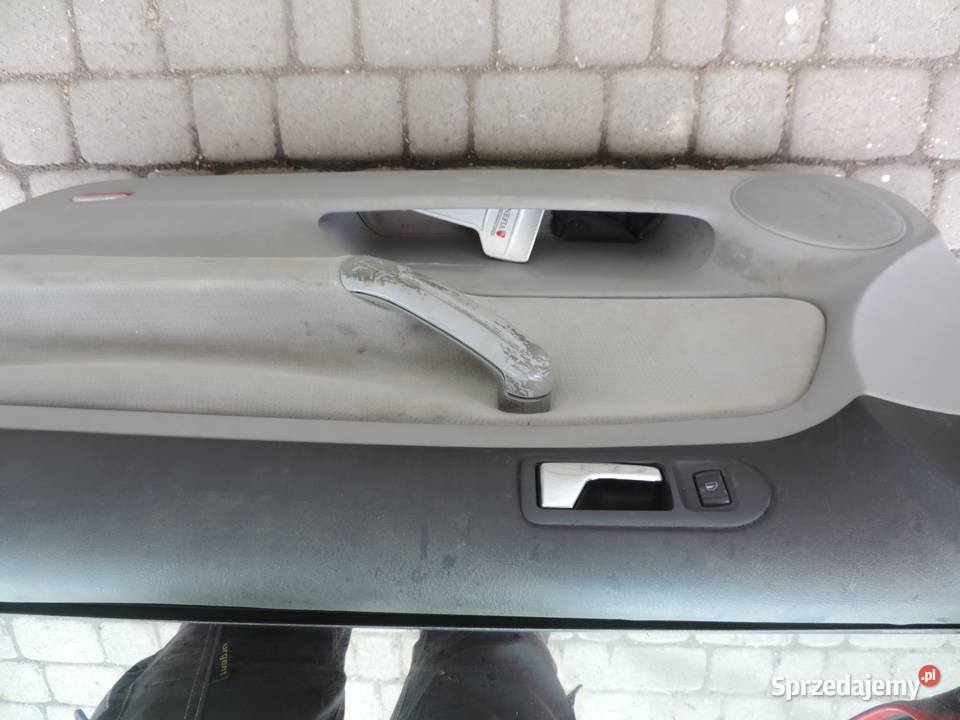 VOLKSWAGEN GOLF 4 IV 3D DRZWI PRAWY PRZÓD Rok produkcji 2002 Nowy Sącz