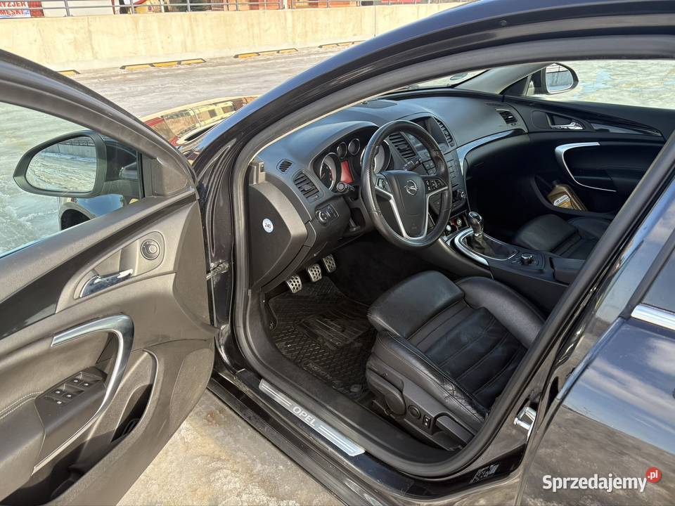 Opel Insignia 28 benzyna LPG czarny świętokrzyskie Starachowice