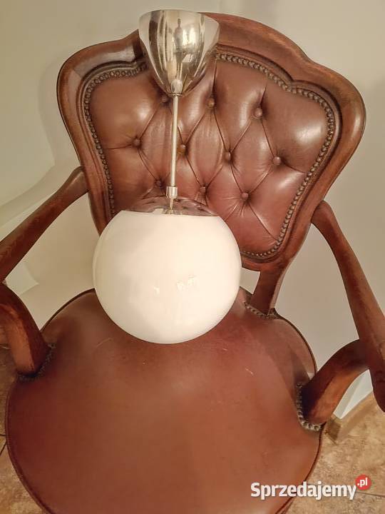 Lampa wisząca z kloszem w kształcie białej kuli Lampy wiszące Lipno