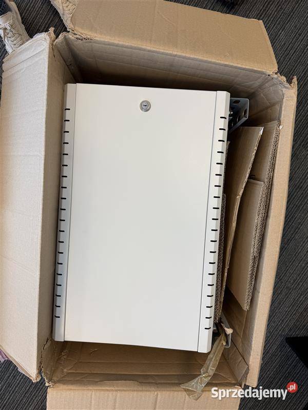 Mała szafka Rack 19 idealna do serwera switcha Wrocław