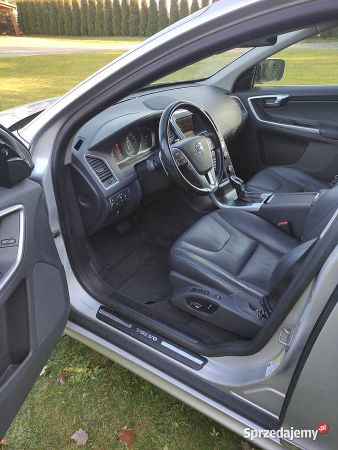 Volvo XC60 30 T6 AWD Lift Rok produkcji 2014